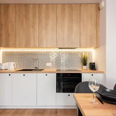 Flatbook Trimare Z Basenem, Sauna, Bilardem I Parkingiem Apartmán *