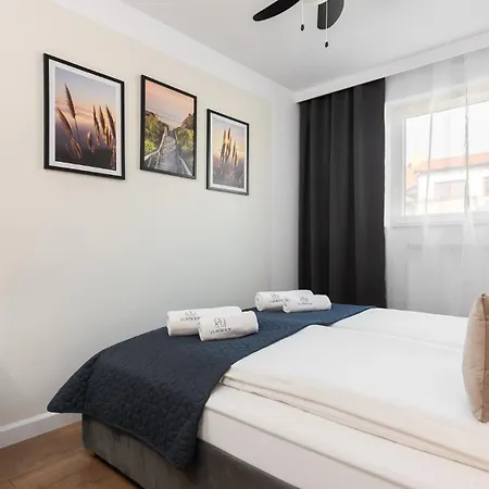 Flatbook Trimare Z Basenem, Sauna, Bilardem I Parkingiem Apartmán